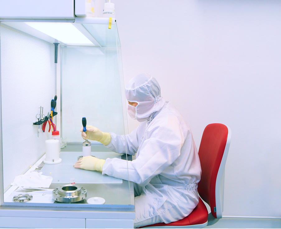 Clean room environment for medical magnet production